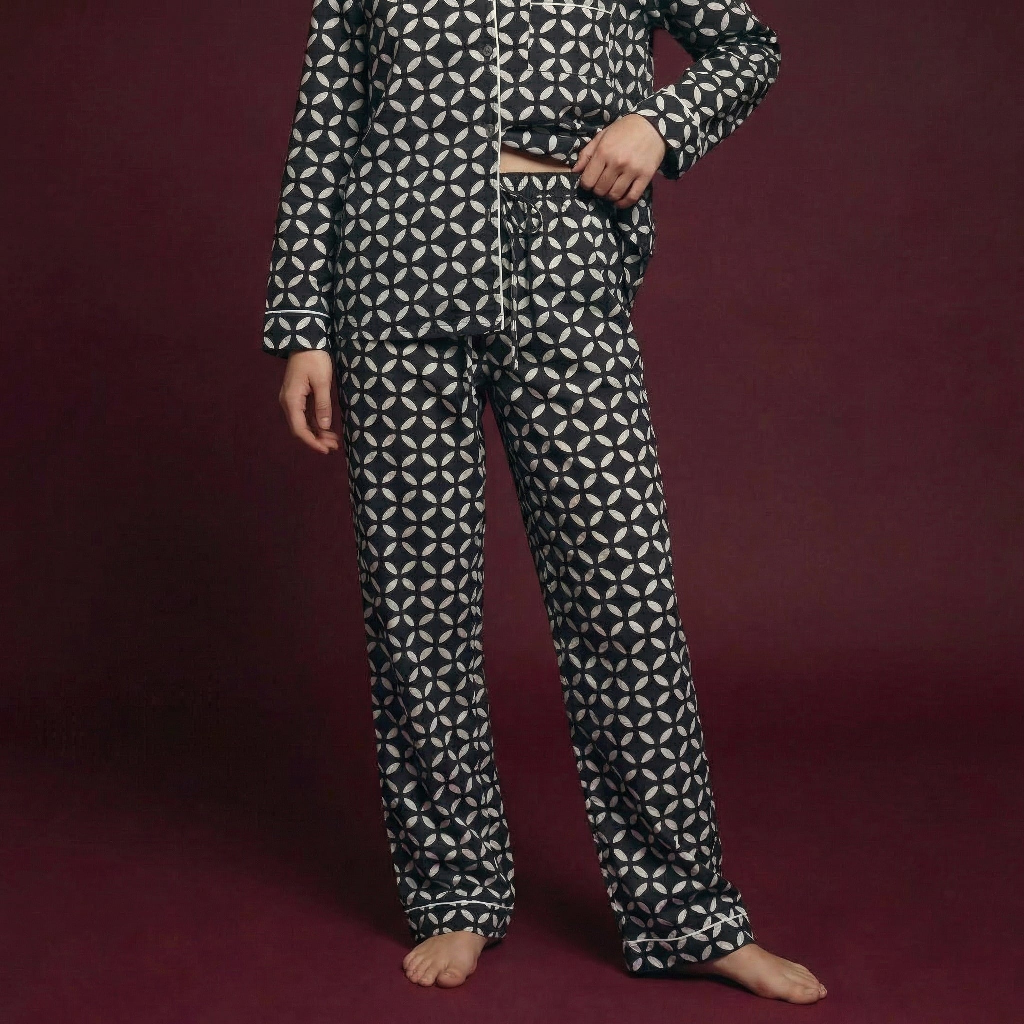 Diamond Noir Pyjama Set